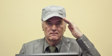 Vdes në qeli “kasapi” i Bosnjës/ Ratko Mlladiç ishte dënuar me burgim të përjetshëm nga Haga