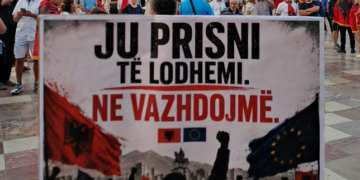 Protesta e 77-të/ Qytetarët sfidojnë Ramën: Ju prisni të lodhemi, ne vetëm vazhdojmë