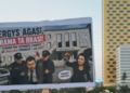 Pankartat ironike nga protesta e 89-të për arrestimin e Agasit: Tërhiq këmbën zvarrë, Balluku prangat i ka gati!