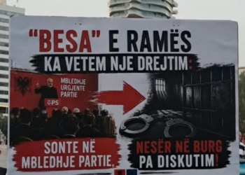 Pankartat pikante/ Qytetarët ironizojnë “Besën” e Ramës: Sonte në mbledhje partie, nesër në burg pa diskutim!