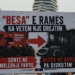 Pankartat pikante/ Qytetarët ironizojnë “Besën” e Ramës: Sonte në mbledhje partie, nesër në burg pa diskutim!
