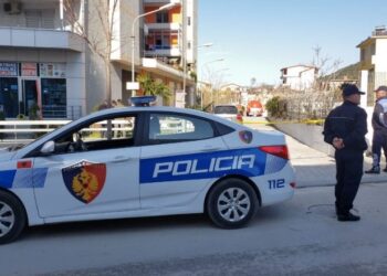 Grabitje e armatosur në një argjendari në Paskuqan! Dy autorët arratisen me motor