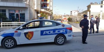 Grabitje e armatosur në një argjendari në Paskuqan! Dy autorët arratisen me motor