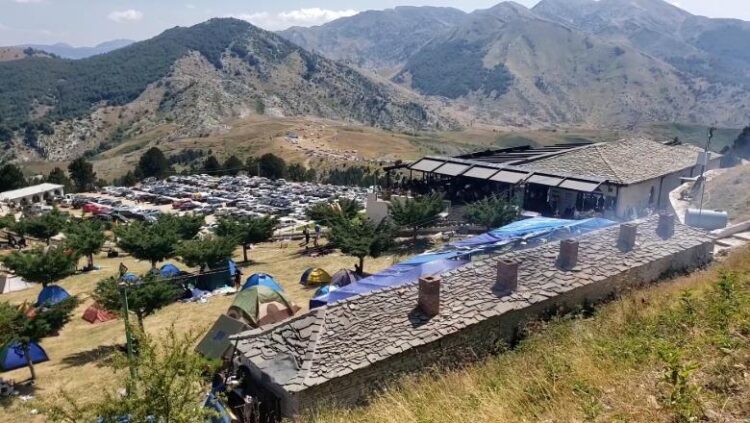Përfundon pelegrinazhi në Malin e Tomorit, rreth 700 mijë pelegrinë morën pjesë në festën bektashiane