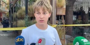 Zjarri në hotelin në Vlorë, pushuesi polak: Nuhatëm diçka të çuditshme, dëgjuam të bërtitura! U hodhëm nga dritarja