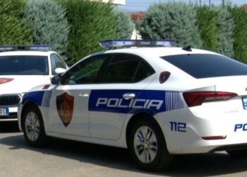 Thika, kaçavida dhe maska/ Parandalohet përplasja mes të miturve në Kombinat, procedohen 28 prej tyre