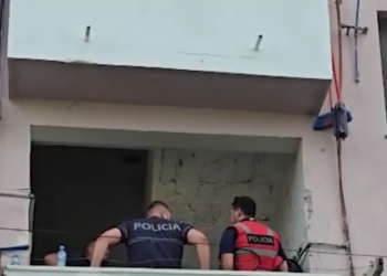 Konflikt në familje në Durrës, burri plagos me thikë bashkëshorten