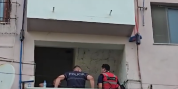 Konflikt në familje në Durrës, burri plagos me thikë bashkëshorten
