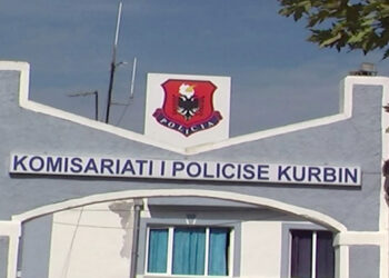 Plumba drejt makinës së kushëririt, arrestohen 3 persona në Laç