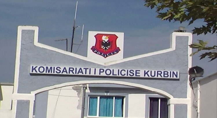 Plumba drejt makinës së kushëririt, arrestohen 3 persona në Laç