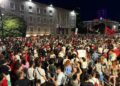 Protestat kundër Ramës/ Tre veliera me aktivistë nisen nga Italia drejt Shqipërisë në mbështetje të “Revolucionit të Flamingove”