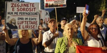 87 ditë revolucion! Shqiptarët nuk tërhiqen deri në dorëheqjen e kryeministrit Rama: Shqipëria është e jona!