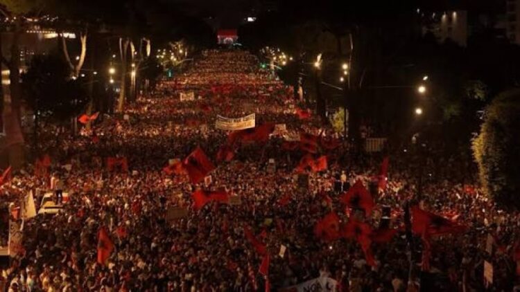 82 ditë rezistencë/ Qytetarët sërish në protestë kundër qeverisë: Rama, jep dorëheqjen!