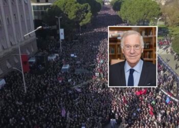 Protestat në Shqipëri, profesori amerikan: Tani është koha që kryeministri Rama të bëjë gati valixhet