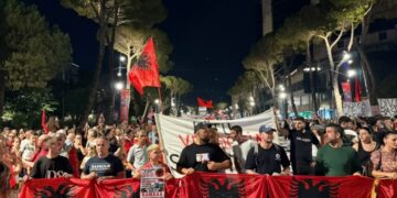 Sot dita e 78-të e protestës/ Diaspora sërish në shesh për dorëheqjen e Ramës