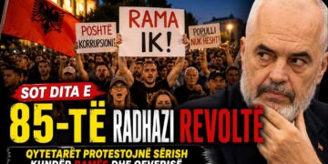 Protesta e 85-të kundër Ramës, qytetarët marshojnë drejt Kryeministrisë: Shqipëria kërkon revolucion