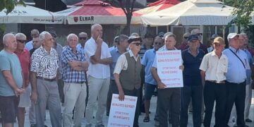 Patosi përsëri në protestë kundër hartës së re territoriale, banorët: Mos e shkrini bashkinë me Fierin