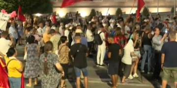 Protestuesi: Kryeministri nuk e ka përmbushur kontratën me popullin, këto 75 ditë deligjitimuan pushtetin e tij