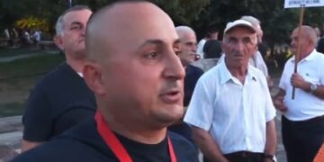 “Në shtator, do të ketë përshkallëzim” – Protestuesi: Do ta shpëtojmë atdheun nga plehrat! Vetëm vjedhin dhe bëjnë propagandë