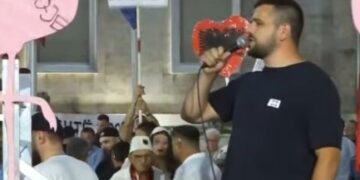 “Nga sheshi na largon vetëm dorëheqja e Ramës”- Aktivisti: Pa ikur kryeministri, s’ka negociata për asnjë kërkesë tjetër