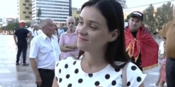 “Protesta, ortek social që nuk zhbëhet dot më”/Psikologia: Arsyet që na nxjerrin në shesh jo personale, por kombëtare dhe etnike