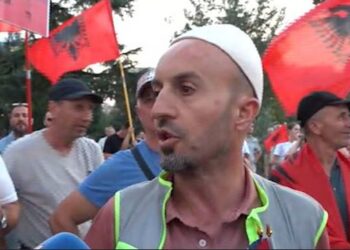 70 ditë protestë/ Thirrje nga sheshi pas tërheqjes së Kullurit: Ata që kanë hatërmbetje, ejani të flasim