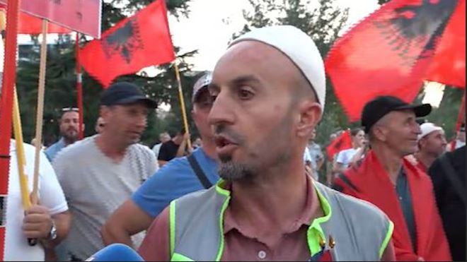 70 ditë protestë/ Thirrje nga sheshi pas tërheqjes së Kullurit: Ata që kanë hatërmbetje, ejani të flasim