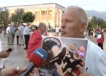 “Rama dhe Berisha duhet t’i jepen drejtësisë!”- Qytetari: I kanë ndarë aferat dhe vjedhjet së bashku! Janë tradhtarë