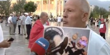 “Rama dhe Berisha duhet t’i jepen drejtësisë!”- Qytetari: I kanë ndarë aferat dhe vjedhjet së bashku! Janë tradhtarë