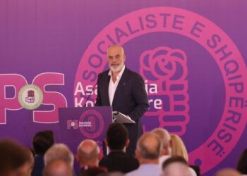 Mbledhja me dyer të mbyllura, zbardhen porositë e Ramës për ministrat dhe drejtuesit politikë të qarqeve
