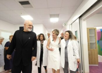 Qeveria kalon të gjithë tenderat e shëndetësisë në dorën e privatit