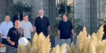 Rama përplaset me kryebashkiakët për hartën e re territoriale. Çfarë ndodhi në mbledhjen me dyer të mbyllura