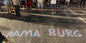 Arresto Ballukun”/ Pas fjalimeve te Kryeministria, protestuesit nisin marshimin në rrugët e Tiranës: Rama Burg!