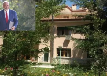Rama mbledh sot drejtuesit kyç të PS-së në Pogradec, në tryezë 12 qarqet dhe krerët e komisioneve