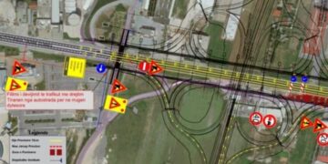 ARRSH bllokon qarkullimin në autostradën Tiranë-Durrës në kulmin e sezonit veror