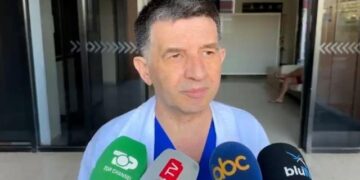 Zjarri te hoteli në Lungomare, shefi i reanimacionit në Vlorë: 5 pacientë janë dërguar drejt Tiranës, një vajzë në gjendje të rëndë