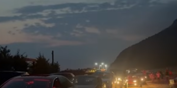 Kaos në Shëngjin, mijëra pushues bllokohen në trafik për orë të tëra