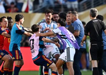 Grushtet dhe racizmi pas finales së Botërorit, FIFA dënon rëndë Argjentinën dhe lojtarët e saj