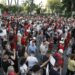 90 ditë protestë! Nis mbledhja e qytetarëve në sheshin “Skënderbej”: Rama jep dorëheqjen!