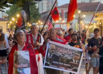Protestë në Shkodër kundër hapjes së Konsullatës së Serbisë