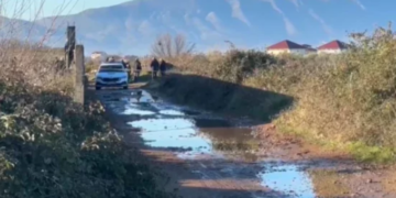 Vrasje e dyfishtë në Dukagjin! Babë e bir u vranë me armë zjarri, një i plagosur në gjendje të rëndë (Emrat)