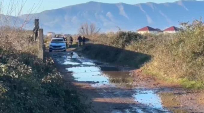 Vrasje e dyfishtë në Dukagjin! Babë e bir u vranë me armë zjarri, një i plagosur në gjendje të rëndë (Emrat)