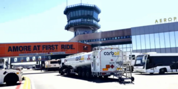 Tragjedi në aeroport/ Pasagjeri shqiptar ndërron jetë teksa po ulej avioni në Bolonja