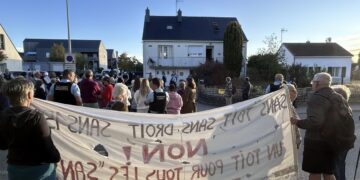 Familja shqiptare dëbohet pas tetë vitesh në Francë, banorët vendas u dalin në mbrojtje