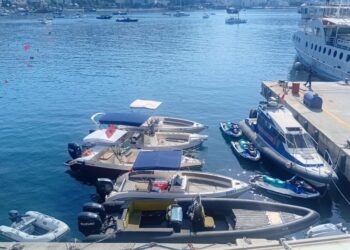 Kapen në Sarandë disa skafe pa dokumentacion, gjobiten drejtuesit