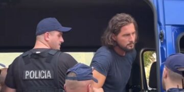 Vrau 20-vjeçarin portugez në Ksamil, lihet në burg Sokrat Vata