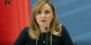Tabaku zbërthen sistemin:Ag asi ishte vetëm një mekanizëm, në krye qëndron Rama, faturën e paguajnë shqiptarët