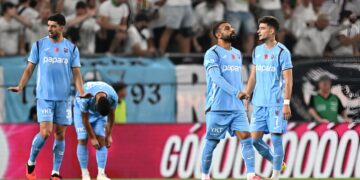 Tronditet Trabzonspor, Trajneri i Muçit dhe Salah jep dorëheqjen pas eliminimit të turpshëm nga Europa League