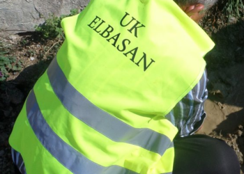 Ujësjellësi i Elbasanit gjobit familjen që jeton me 50 euro asistencë mujore, i ndërpret ujin