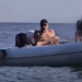 Zjarret pushtojnë vendin, Rama ikën me pushime, filmohet duke lundruar me skaf në Dhërmi